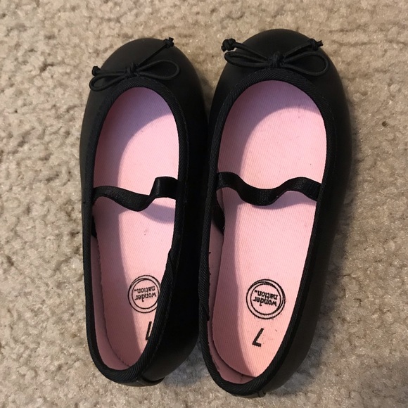 Toddler girl shoes size 7 - Picture 3 of 6